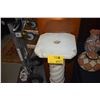 Image 2 : WHITE MARBLE PEDESTAL