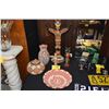 Image 2 : TOTEM POLES, POTTERY VASE, WOVEN BOWL & WOVEN COVERED BASKET BY WEAVER ZAMA DLAMINI (6 PCS)