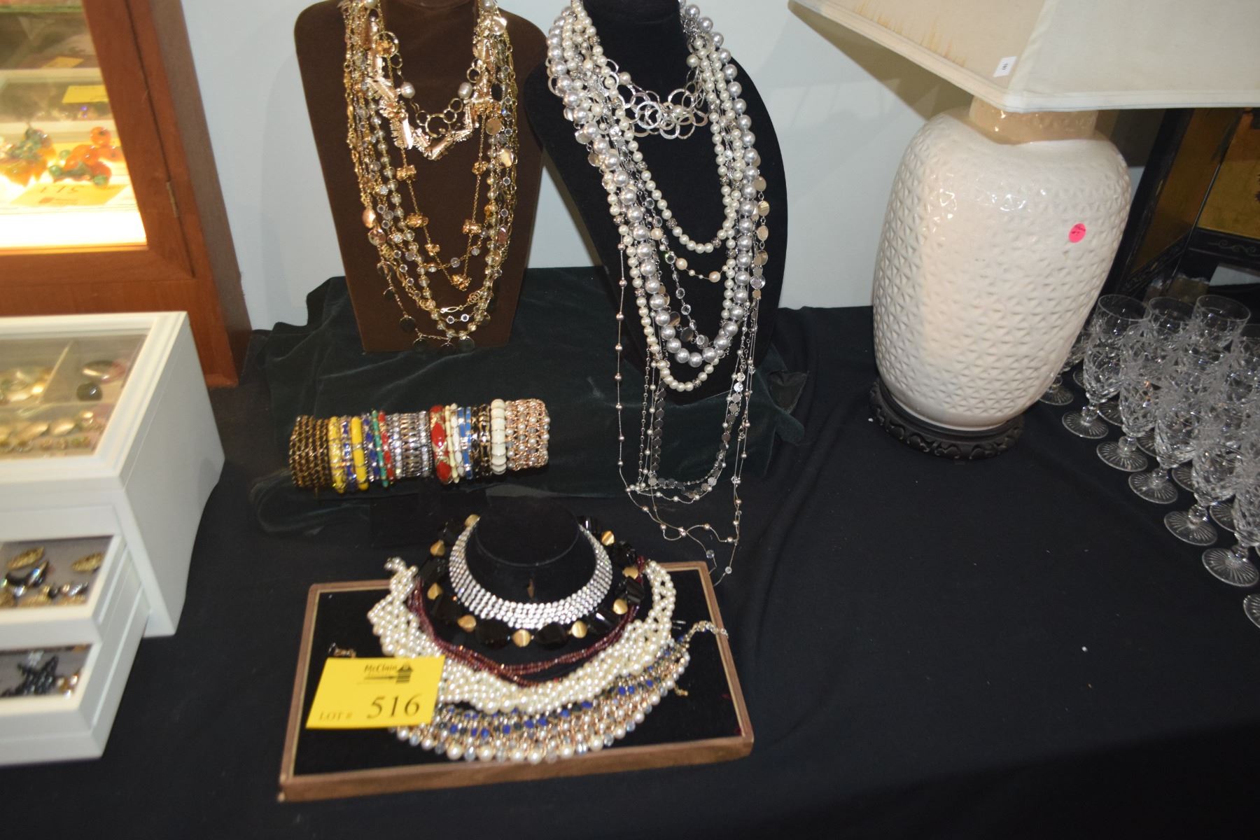 Large Lot Fashion Jewelry Bracelets Necklaces Large Lot Fashion Jewelry Bracelets Necklaces