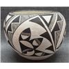 Image 4 : ACOMA INDIAN POTTERY JAR ( R. LEVANTONIO)