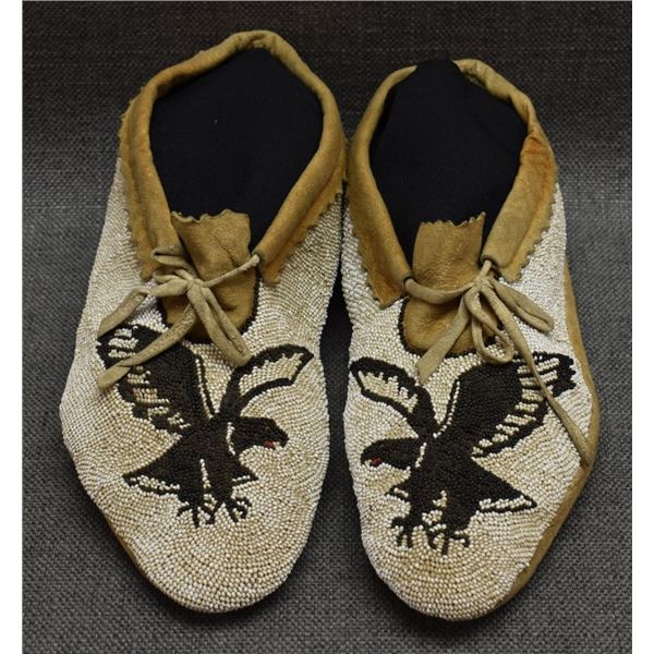 PLAINS INDIAN MOCCASINS