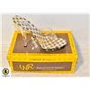 Image 1 : WILDROSE GOLD/CLEAR HEELS,SZ. 71/2