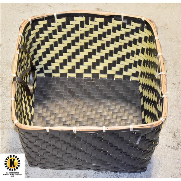 LARGE WICKER BASKET