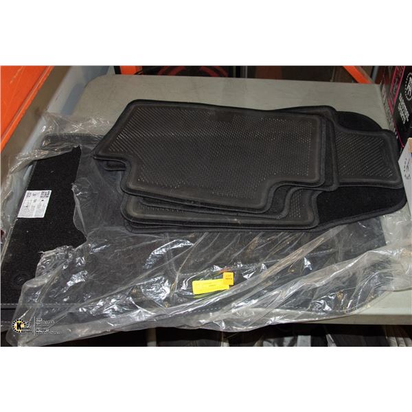 COMPLETE NEW SET OF AUDI S5 FLOOR MATS