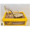 Image 1 : CLEAR HEELS WITH GOLD POLKA DOTS, SZ,7.1/2