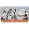 Image 1 : FINE CHINA FLORAL AND BLACK STRIPE TEAPOT 6 MUGS