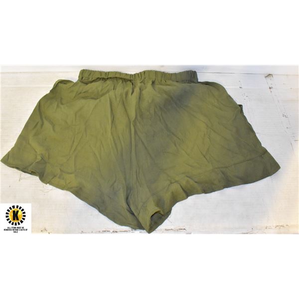 NEW GREEN SIZE LARGE COTTON / POLY MIX SHORTS