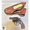 Image 1 : ERNIE HILL LEATHER HOLSTER & 8 SHOT VICTORY PISTOL CAP GUN