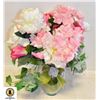 Image 1 : SILK FLOWER BOUQUET IN GLASS VASE