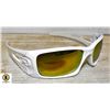 Image 1 : MENS OAKLEY WHITE SUNGLASSES HAVE SOME WEAR