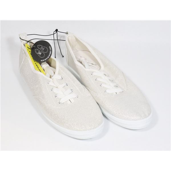 NEW SIZE 8 WHITE SHOES WITH SILVER ACCENT THREADS