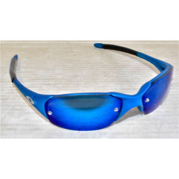 PAIR OF OCEAN BLUE OAKLEY  REPLICA SUNGLASSES