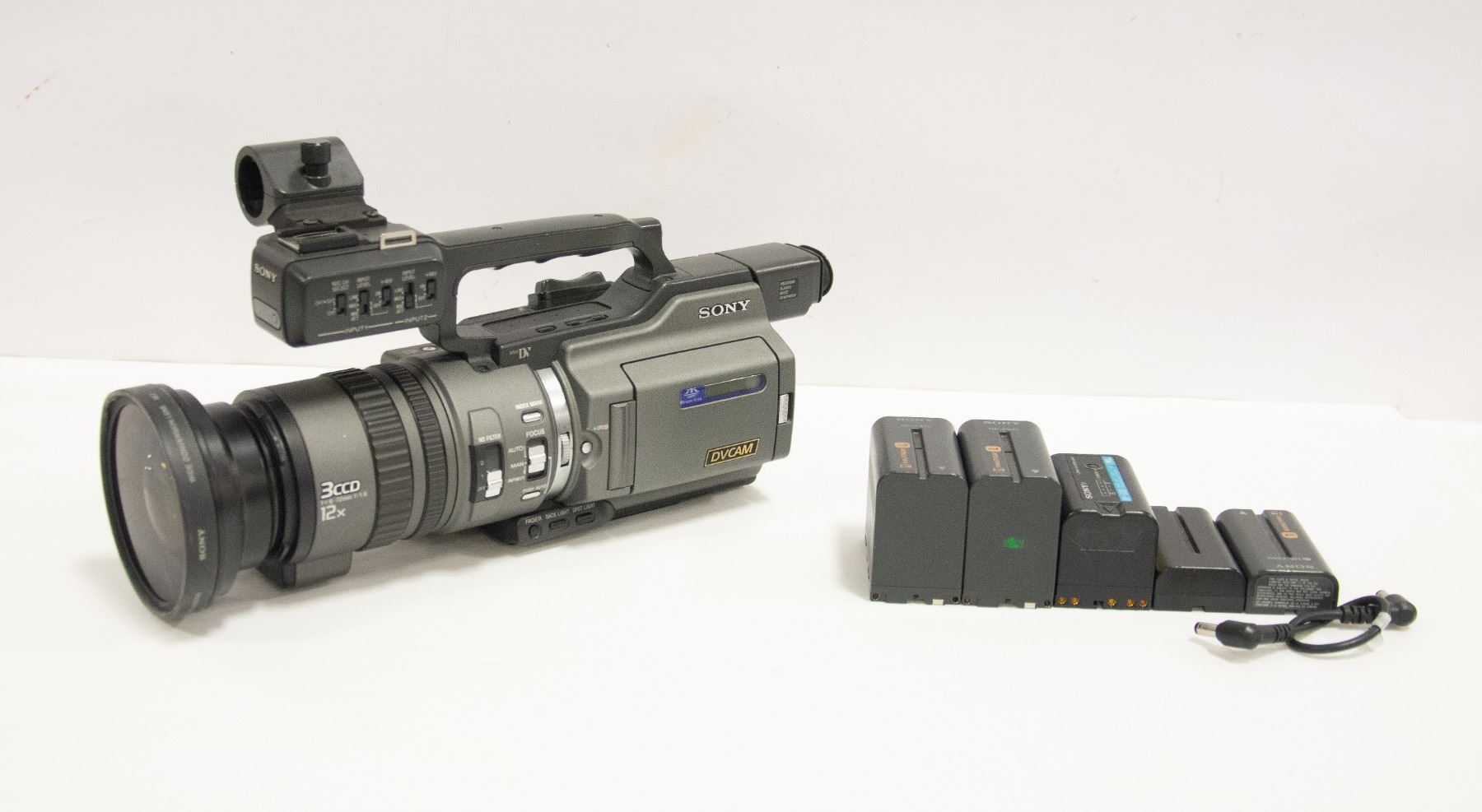 SONY DSRPD150 DIGITAL CAMCORDER WITH EXTRA SONY