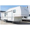 Image 2 : 2000 TRIPLE E TOPAZ TOURING EDITION 5TH WHEEL, 32'