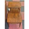 Image 1 : SOLID HARDWOOD ACCENT TABLE