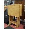 Image 1 : 4 FOLDABLE SOLID WOOD TABLES
