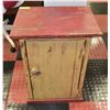 Image 1 : ANTIQUE FARMHOUSE CABINET WOOD H-25" W-13.5" L-18"