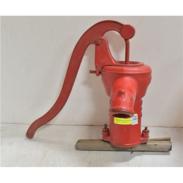 VINTAGE WATER PUMP (PATENTED 1941 NO.2 P882 75512)