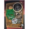 Image 1 : LOT OF COLLECTIBLES, CROCK, 7UP CARRIER