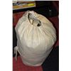 Image 1 : SIMONIZ VAN/SUV VEHICLE COVER IN STORAGE BAG