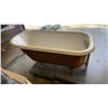 Image 2 : CAST IRON BATH TUB