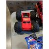 Image 2 : 4 RC VEHICLES, 2 BATTERIES, 1 CONTROLLER