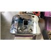 Image 8 : LOT OF HARLEY DAVIDSON PARTS AND MOTOR STAND