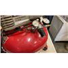Image 2 : PORTER CABLE PANCAKE 6 GALLON 2HP AIR COMPRESSOR WORKING