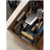 Image 2 : BOX OF CONCRETE WORKING TOOLS