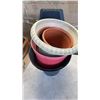 Image 3 : LOT OF PLANTER POTS AND 2 VASES