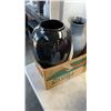 Image 5 : LOT OF PLANTER POTS AND 2 VASES
