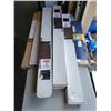 Image 1 : 7 SETS OF BLINDS AND TRACK LIGHTING