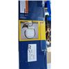 Image 2 : 7 SETS OF BLINDS AND TRACK LIGHTING