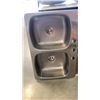 Image 2 : 3 DOUBLE STAINLESS SINKS