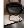 Image 8 : BOX AND BASKET OF SHOP LIGHTS, TOOLS, TRAILER LIGHTS, ELECTRICAL