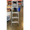 Image 2 : 5 FOOT ALUMINUM A FRAME LADDER
