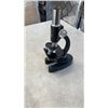 Image 2 : HOC MICROSCOPE IN WOOD CASE