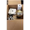 Image 1 : APPLE TIME CAPSULE AND BASE STATION WITH GLOBE RADIO