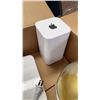 Image 4 : APPLE TIME CAPSULE AND BASE STATION WITH GLOBE RADIO