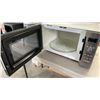 Image 3 : PANASONIC INVERTER 1100 WATT POWER GRILL MICROWAVE AND HAMILTON BEACH AIR FRYER