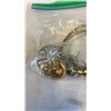 Image 8 : MISC SINGLE EARRINGS AND PENDANTS