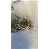 Image 9 : MISC SINGLE EARRINGS AND PENDANTS