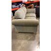 Image 2 : STYLUS FURNITURE PILLOWBACK LOVESEAT