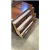 Image 2 : VINTAGE DOVETAILED 3 DRAWER DRESSER WITH GALLERY