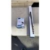 Image 1 : INSIGNIA 70" LIGHTWEIGHT MONOPOD WITH INSIGNIA MULTI VOLTAGE CHARGER