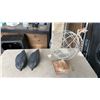 Image 1 : METAL GLOBE GARDEN DECOR AND 2 DUCK DECOYS