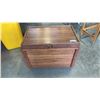 Image 1 : WOOD STORAGE TRUNK