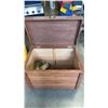 Image 3 : WOOD STORAGE TRUNK