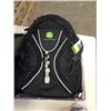 Image 2 : TRAY OF NEW JOHN DEERE AND HITACHI  APPARELL HATS, BACKPACK AND SHIRT