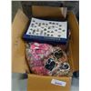 Image 2 : 2 BOXES OF OVER 1000 NEW HAIR ACCESSORIES, RINGS AND BRACELETS